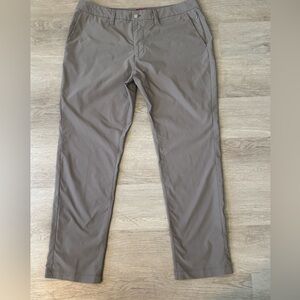 UNTUCKit Men's Gray Chino Pants 36x30 Straight Fit Business Casual Stretch Work